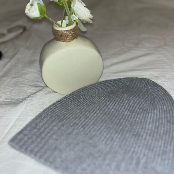 NWT  Nordstrom 100% Cashmere Beanie In Gray - Picture 5 of 6